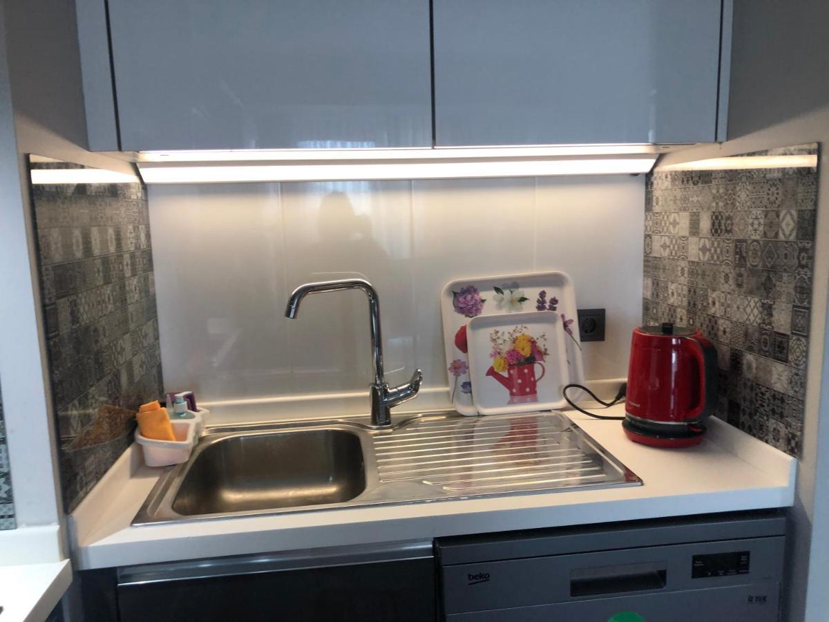 Nilin Apartment Istanbul Bagian luar foto